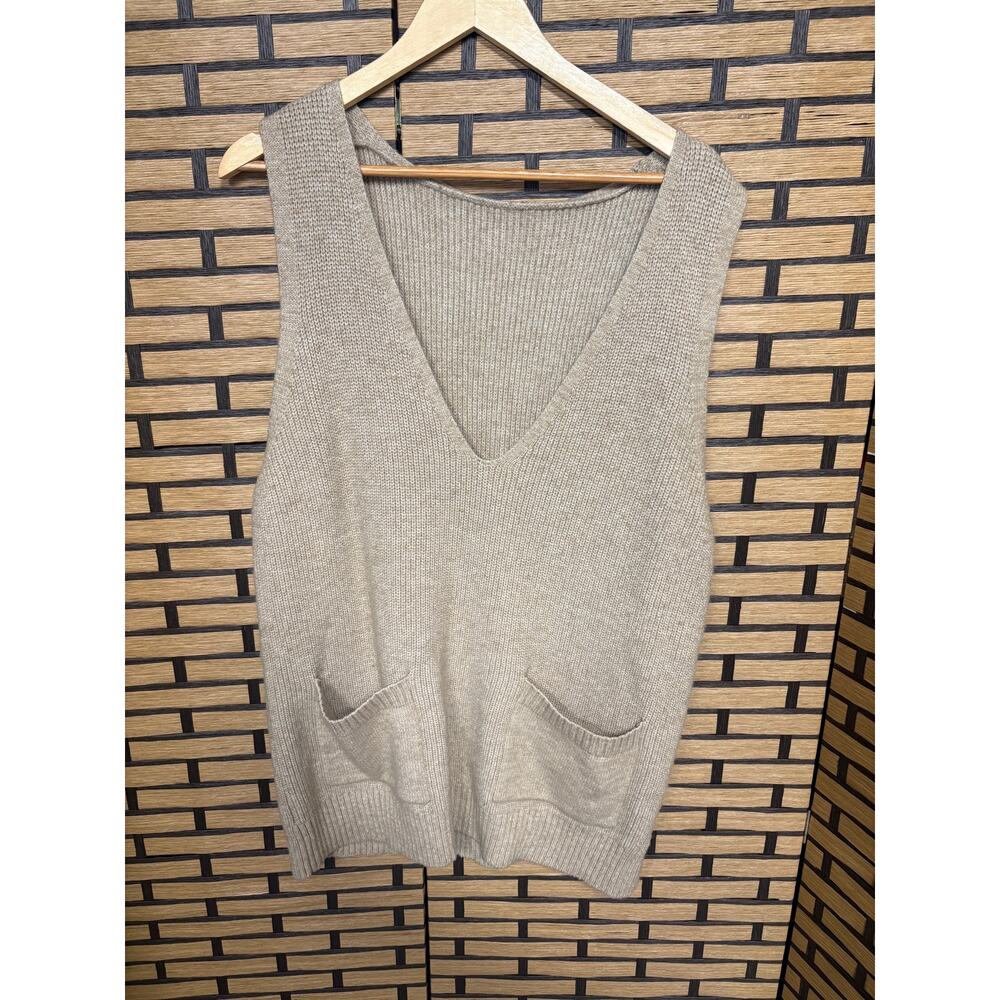 Shein‎ Tan Sweater Vest Size Large